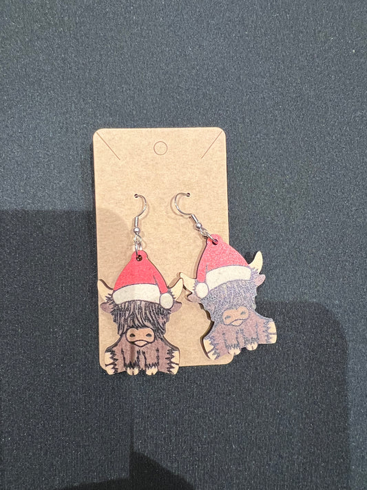 Highland Cow w/ Santa Hat Earring