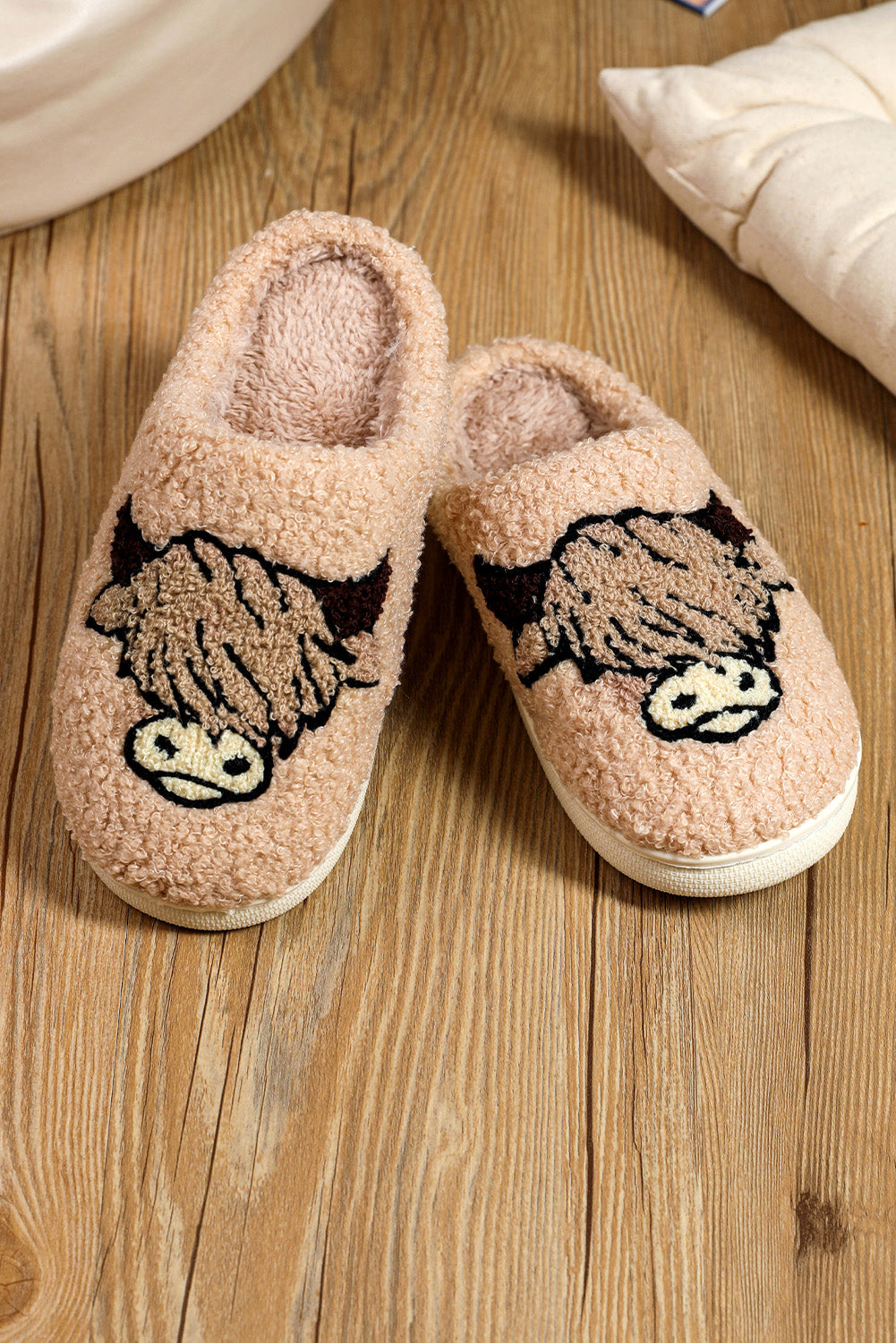 Parchment Cartoon Animal Printed Plush Slippers